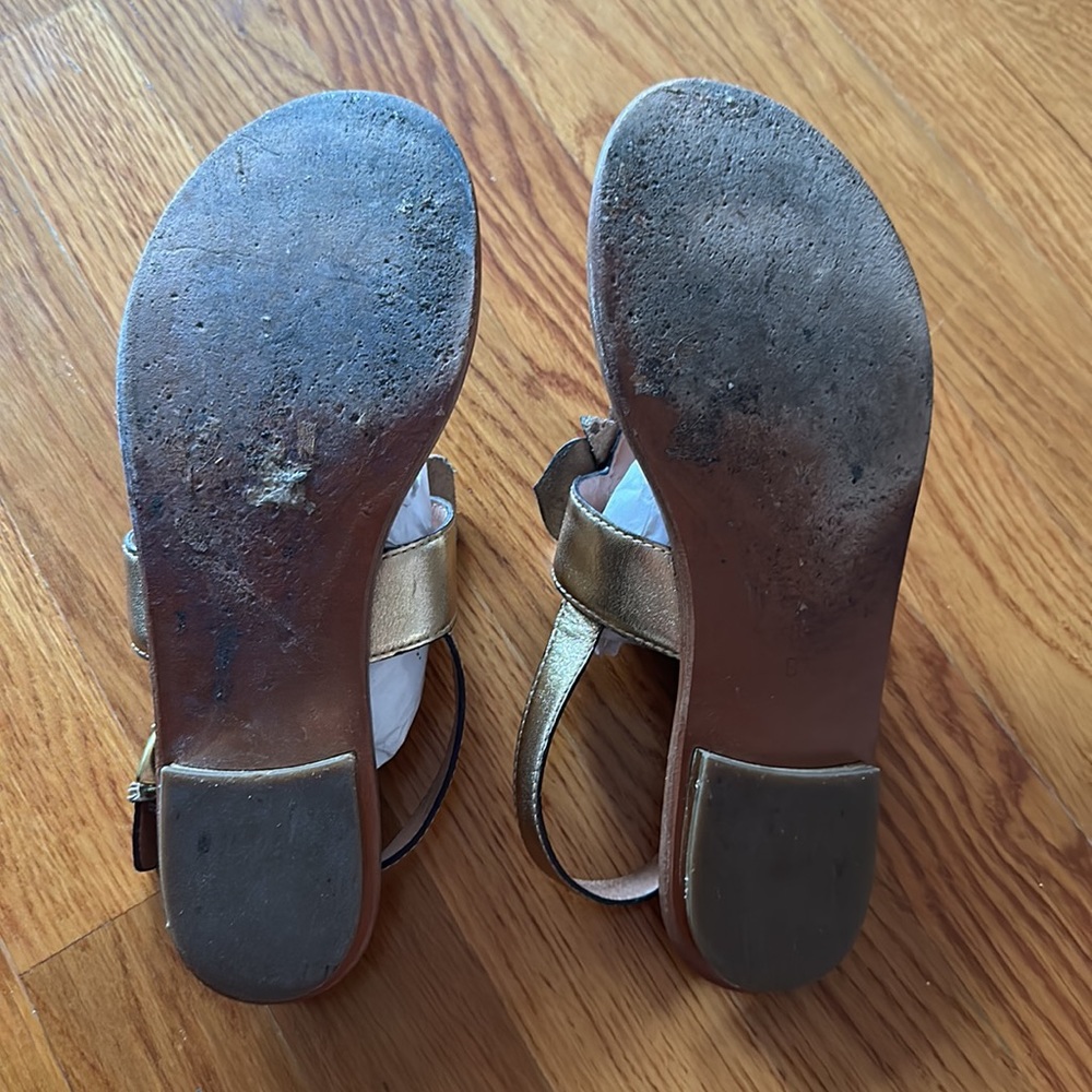 Coach Sari sandals - metallic gold leather with flower detail, size 8 - Picture 7 of 13
